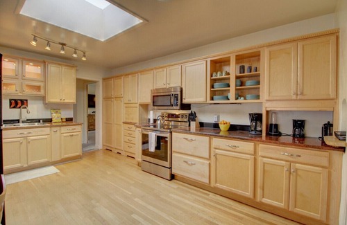 Nob Hill House | Nob Hill Home|Private Yards