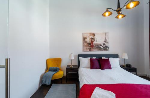 Cluj-Napoca City Centre Villa | Noble 5 star House in Unirii plaza