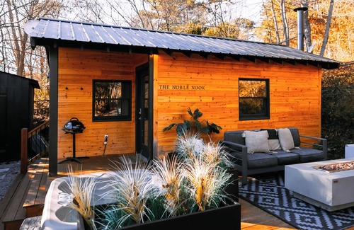 Fairview House | Noble Nook with Hot Tub