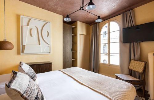 Quartier de la Porte-Saint-Denis Apartment | NoChichi Collections - Grands Boulevards