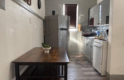 East Little Havana Apartment | Noemi's Studio Suite Steps To Marlins Stadium At Little Havana