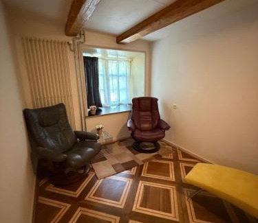 Luchsingen House | Noisy but cosy stay near stunning sights