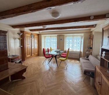 Luchsingen House | Noisy but cosy stay near stunning sights