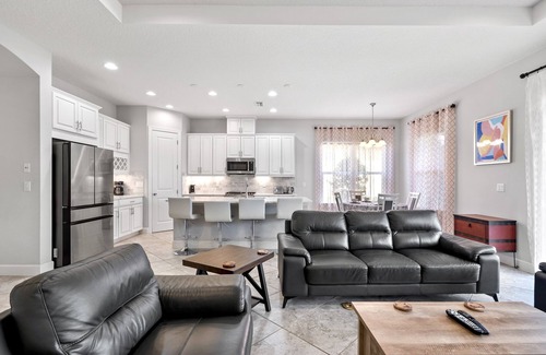 Laurel House | Nokomis Retreat with Heated Community Pool, Tennis, Pickleball & 3 Ensuite BR
