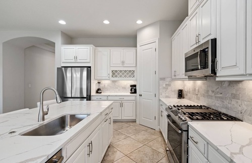 Laurel House | Nokomis Retreat with Heated Community Pool, Tennis, Pickleball & 3 Ensuite BR
