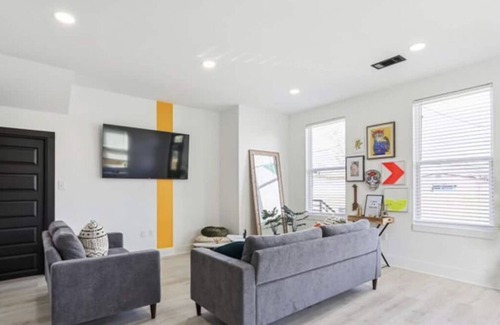 Saint Roch House | Nola Blossom | MODERN Nola Pad