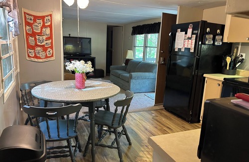 Clarkson House | Nolin Lake walking distance to Conoloway boat ramp