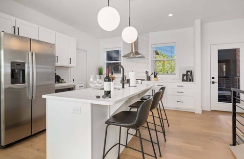 Downtown House | Nomad - Arts District - Garage - 0.5 mi DT