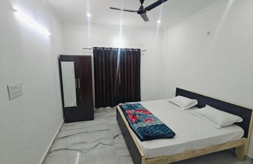 Mohangarh House | Non AC Room For Students Near IIM College