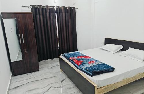 Mohangarh House | Non AC Room For Students Near IIM College