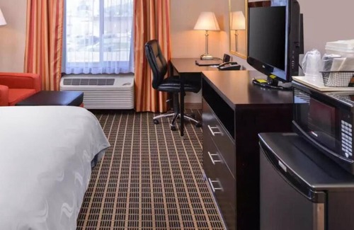 South San Francisco Hotel | Non-Smoking King Room at Hotel Nova SFO By FairBridge