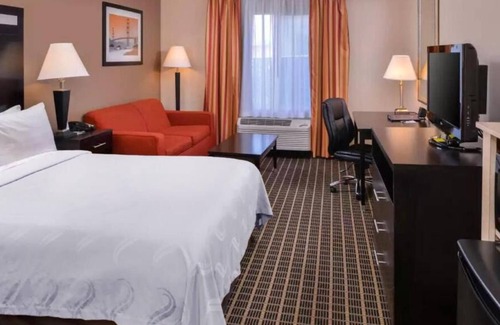 South San Francisco Hotel | Non-Smoking Queen Room at Hotel Nova SFO By FairBridge
