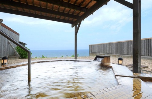 Ajigasawa House | Nonsmoking Oceanfacing Japanesestyle room Premium twin bed | Buffet plan Allinclusive/Nishitsugarugun Aomori