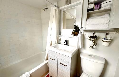 Carleton Place Apartment | NookSide Nest 1 bedroom Upstairs suite King, Queen, Kitchenette, Parking