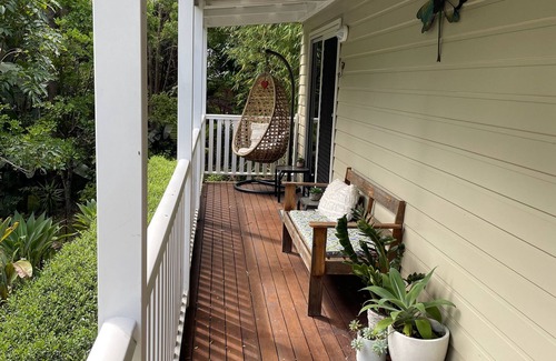 Verrierdale Cottage | Noosa Hinterland Escape with your Furry Friend. Beach and hinterland position!