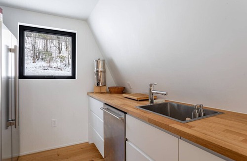 Town of Denning House | Nord Chalet Hot Tub & Fireplace