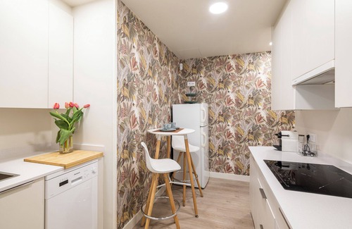 Gornal Apartment | Nordic style apartment near Plaza España