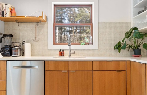 Chatham House | Nordic Cabin: cozy winter haven