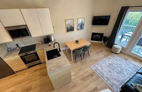 Mont-Tremblant Village Apartment | Nordic Fristad - Close to the lake and the ski mountain!