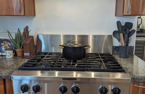 Running Springs House | Nordic Holiday Home - Hot Tub, Sledding Hill, Included EV/Tesla Charger, Pets ok