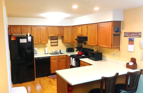 Lincoln Condo | Nordic Inn, Save 20% on Gorgeous 2BR, 2BA Condo!
