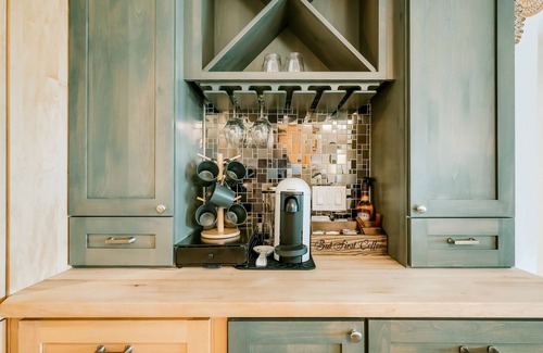 Plymouth Cottage | Nordic Lake Retreat w/Chef's Kitchen, Coffee Bar, Arcade & Dock
