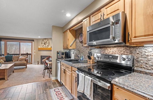 Bartlett House | Nordic Village Condo Sleeps 12!