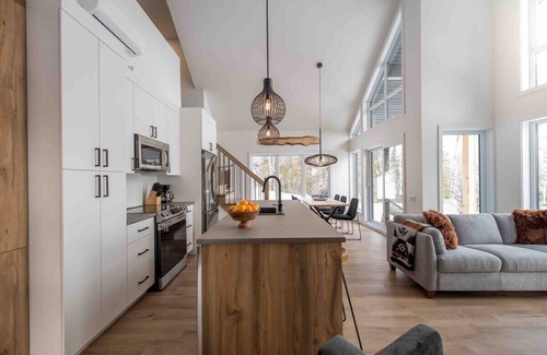 Les Eboulements Ski Chalet | Nordik Emma 157 | Hidden bliss, great river view, jacuzzi