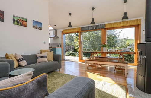 Truro Cottage | NORDSTROM, with open fire in Callestick