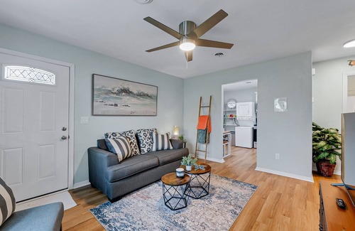Norfolk - Virginia Beach House | Norfolk 2BR Gem WiFi Laundry Dogs Welcome