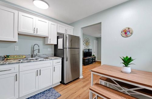 Norfolk - Virginia Beach House | Norfolk 2BR Gem WiFi Laundry Dogs Welcome