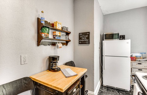 Norfolk Apartment | Norfolk Apartment: 1 Mi to Ocean View Beach Park!