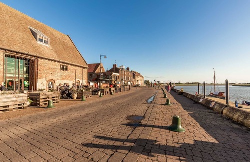 King's Lynn Cottage | Norfolk Historic Townhouse - Norfolk Holiday Properties
