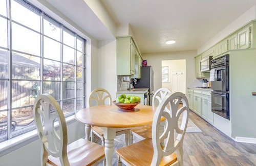 Norman Cottage | Norman Home w/Fenced Yard & Grill: 1 Mi to OU!