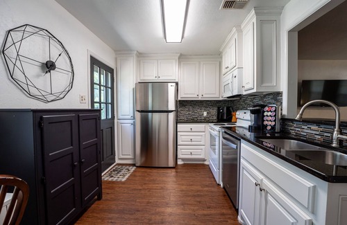 Norman House | Norman OU Football Getaway - Comfortable, Convenient, Quiet - Newly Updated!