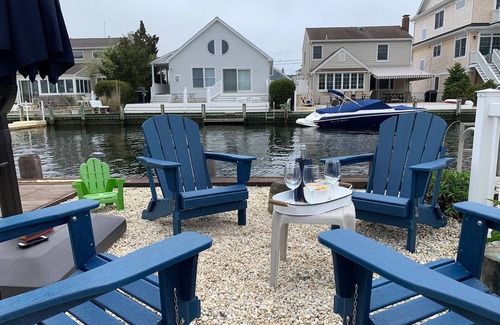 Normandy Beach House | Normandy Beach - Fabulous 6BR/3BA On The Lagoon, Kayaks, Bikes, and Kids Room.