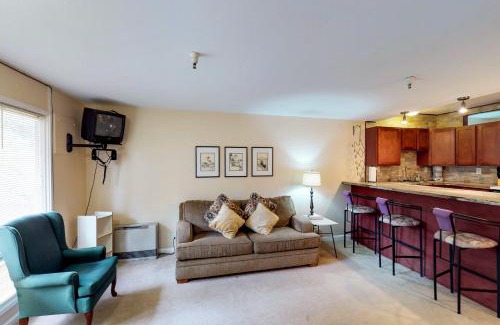 Alyeska Apartment | North #405
