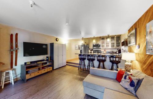 Alyeska Apartment | North #409