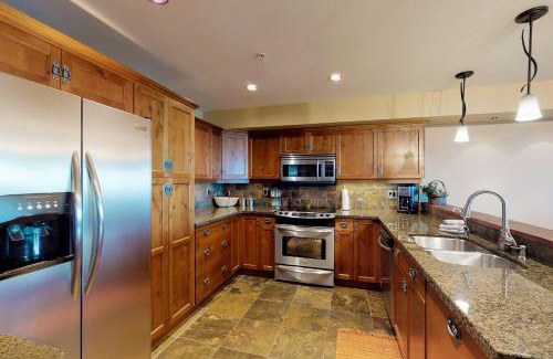 Big White Ski Resort House | North 9