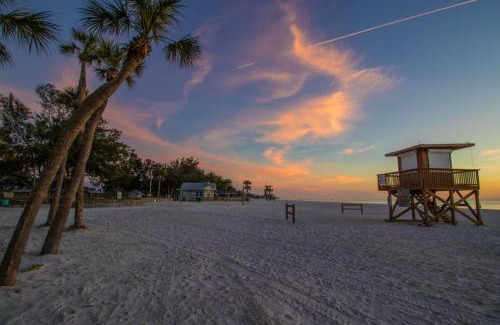 Holmes Beach Apartment | North Beach Village 27