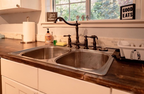 North Bend House | North Bend Retreat - w/hot tub and views of Mt Si