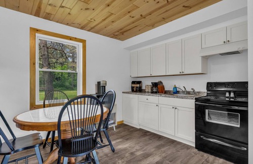 Lexington Cottage | North Bound 25 Cottage #5