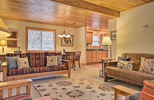 Zirconia Cabin | North Carolina Abode - Hot Tub, Foosball & Grill!