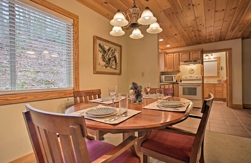 Zirconia Cabin | North Carolina Abode - Hot Tub, Foosball & Grill!