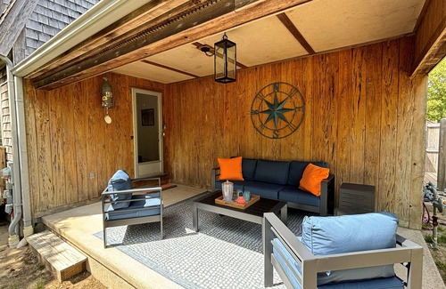 Chatham House | North Chatham Retreat – Renovated 3BR, 3.5BA + Bonus, 2900 Sq Ft