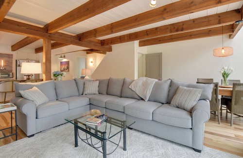 North Conway Apartment | North Conway Townhome w/Private Hot Tub & Deck!