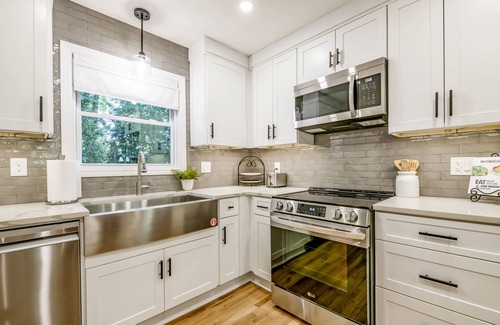 North Decatur House | North Decatur Ranch in great neighborhood.