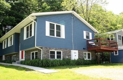 North East House | North East Lake House Apt #3