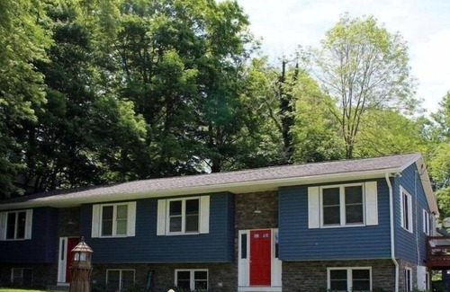 North East House | North East Lake House- 2 Apartments- sleeps 12