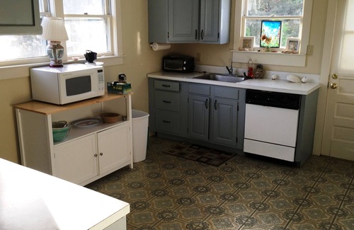 North Falmouth House | North Falmouth Part Ocean View, Beach-3 Min Walk WiFi Grill Linen Pickleball